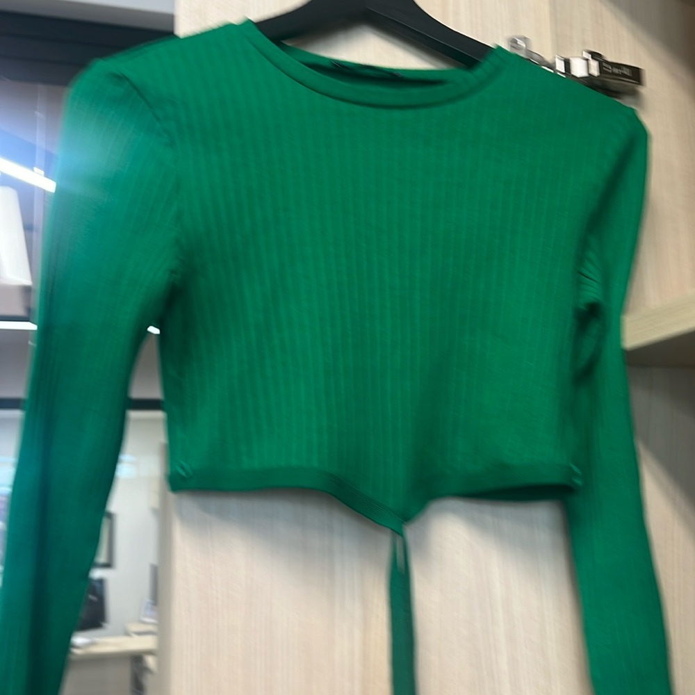 Zara size M cropped shirt. Bright green. Smoke-free home. Perfect condition.